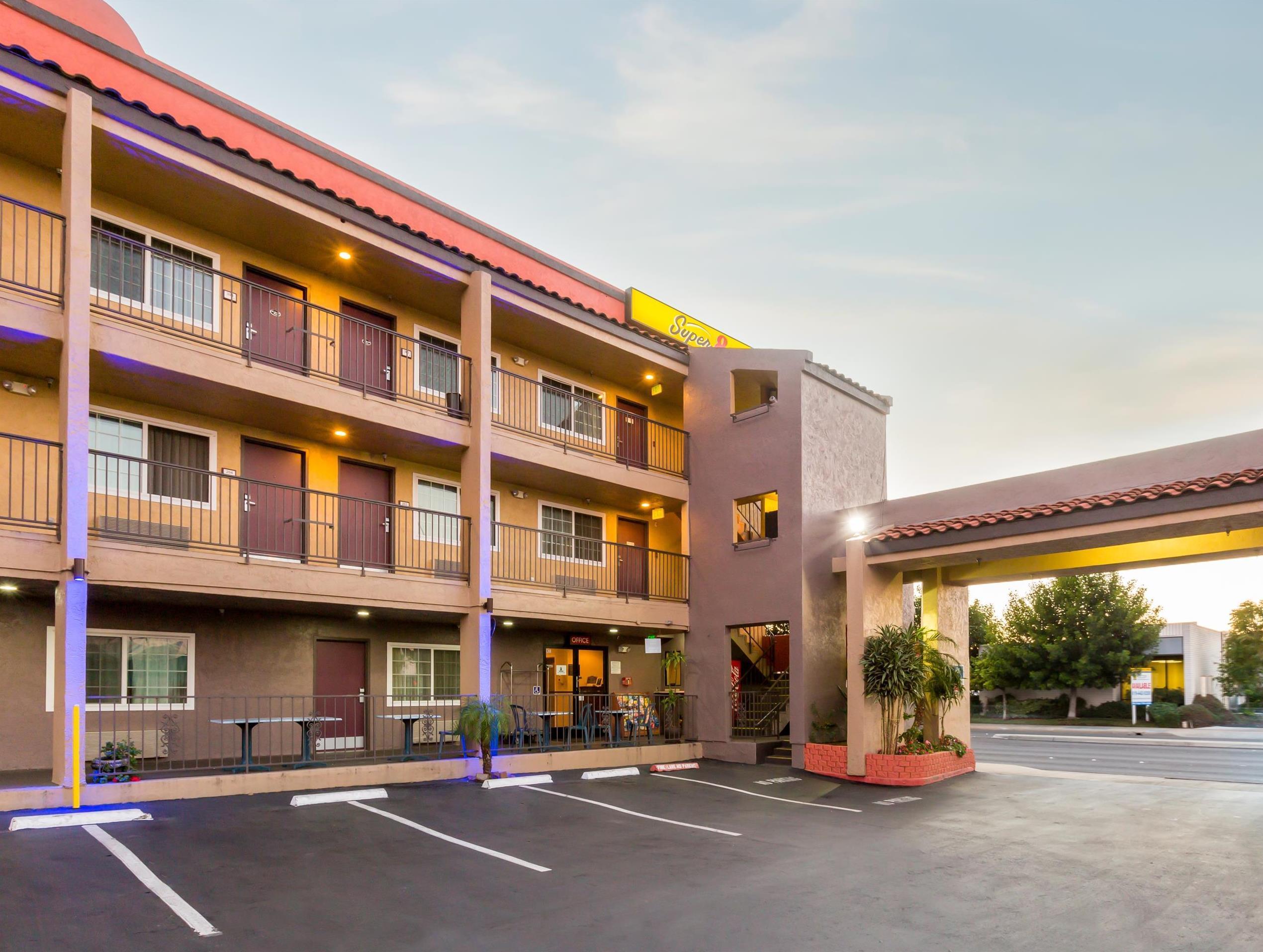 Super 8 By Wyndham El Cajon San Diego Exterior photo